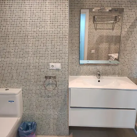 In First Line Apto 8-6