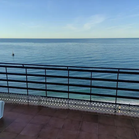 In First Line Apto 8-6