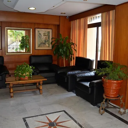 In First Line Apto 8-6